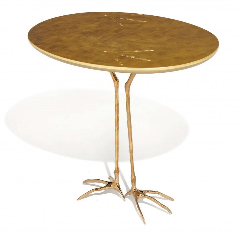 Table with bird's feet, Meret Oppenheim, 1939, bois sculpté et plaqué or, bronze